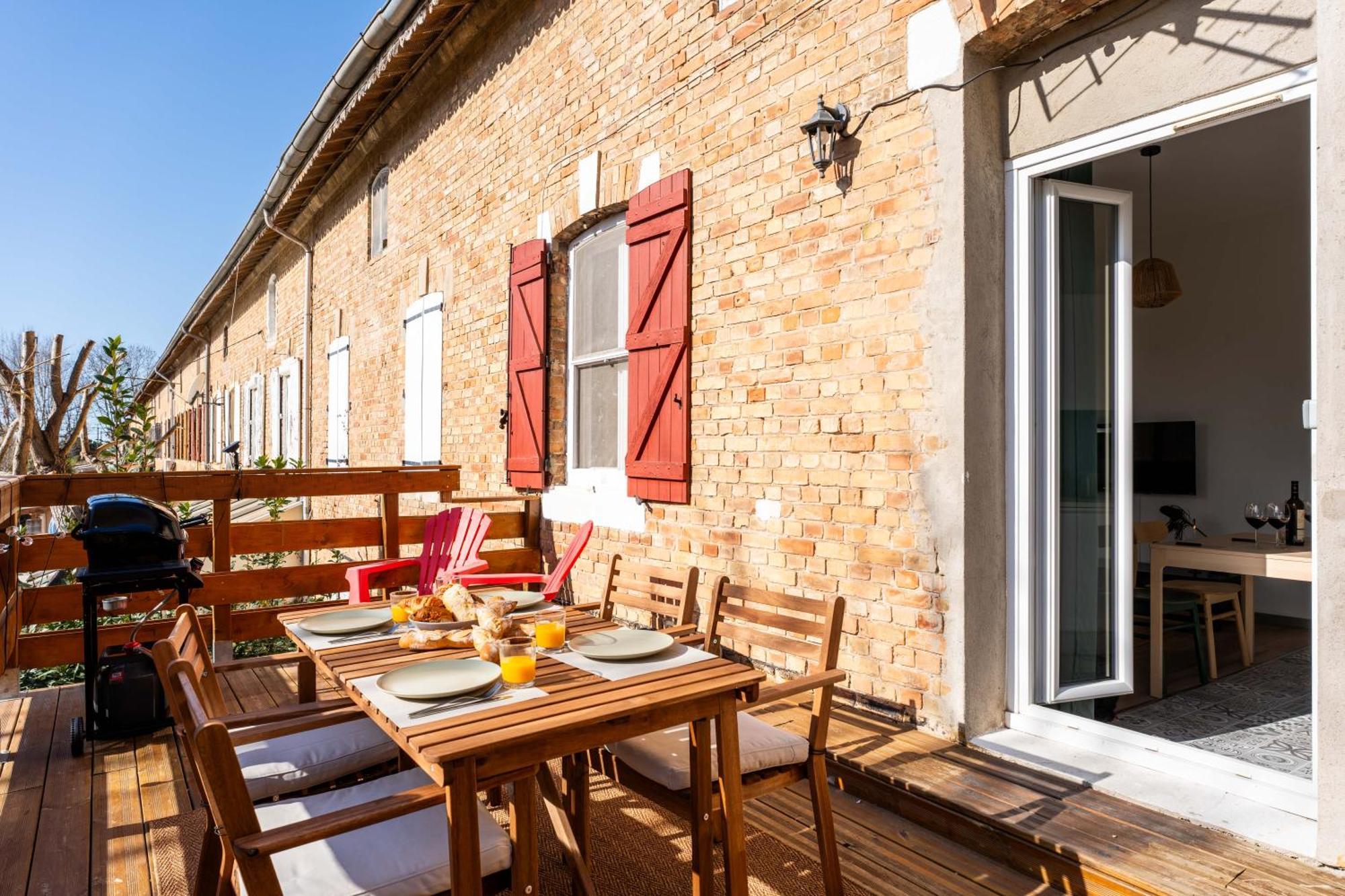 Grand Appartement Familiale - Camargue Сален-де-Жиро Экстерьер фото